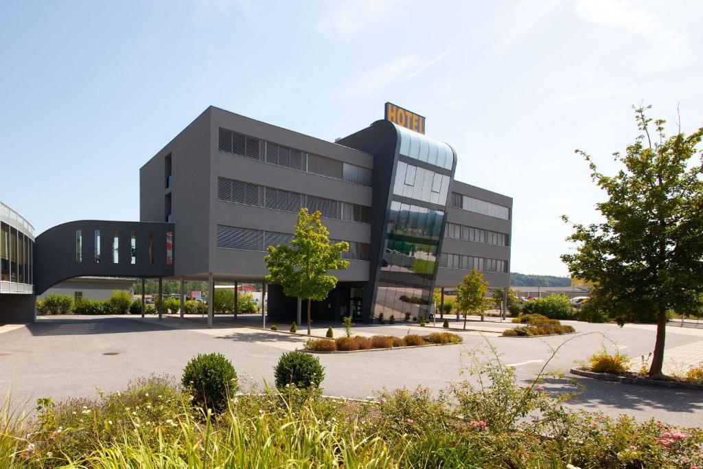 Business Hotel Ambio Gleisdorf Exterior photo